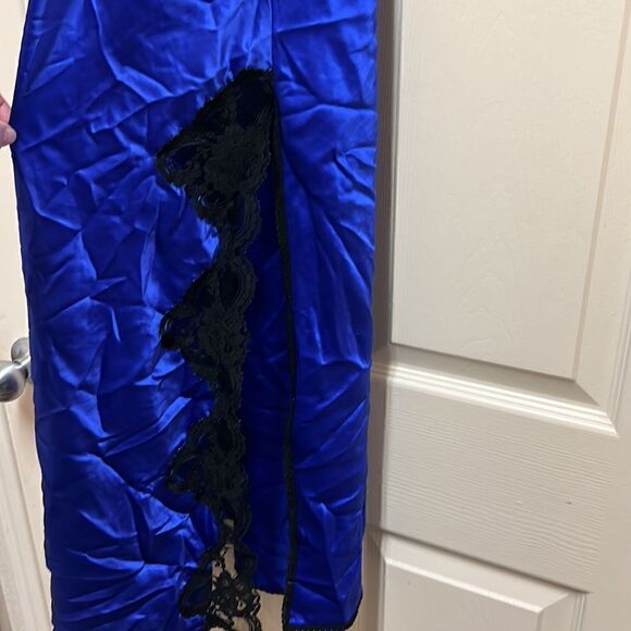 Avon  Vintage Nightgown - Picture 3 of 7